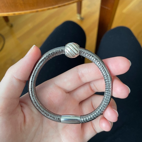 Brighton magnetic closure bracelet - Picture 2 of 7